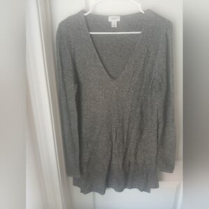 3/$15 Old Navy Charcoal Knit V-Neck Top Size Small